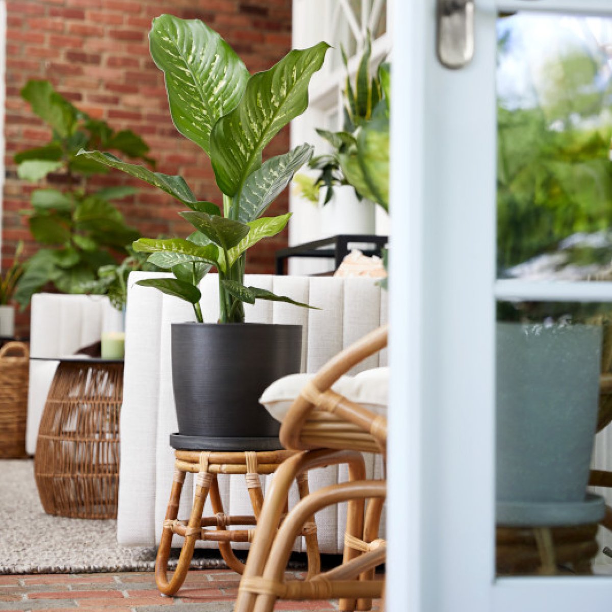 shopgreendigs's tweet photo. With the heat and humidity starting to fade,, now is the perfect time for lounging around outside. Here are some outdoor living spaces to get you inspired to make the most of this magical part of the year. https://t.co/kcppc8lOPT