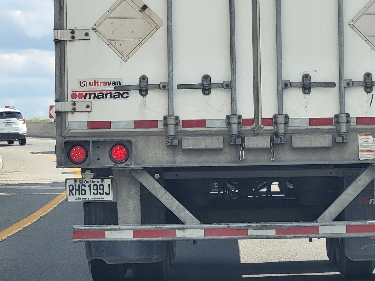 CarpeDirt's tweet photo. @tfiintl get this psycho dangerous POS off the road now.
Nearly killed a car full plus a 5 month old from pure arrogance. https://t.co/2Gz8NPWXFv