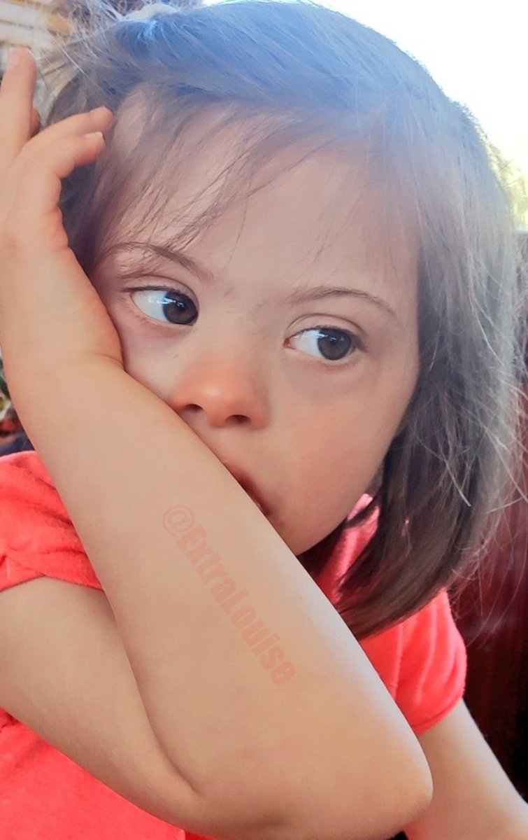 [Au menu de la rentrée : lassitude et colère à la sauce bullshit]

Nous venons d'apprendre que l'AESH de Louise arrive demain. Cette bonne nouvelle n'enlève rien à ces mots que j'ai écrits juste avant :

Jusqu'à il y a quelques heures, j'étais trop fatiguée pour écrire ce post.