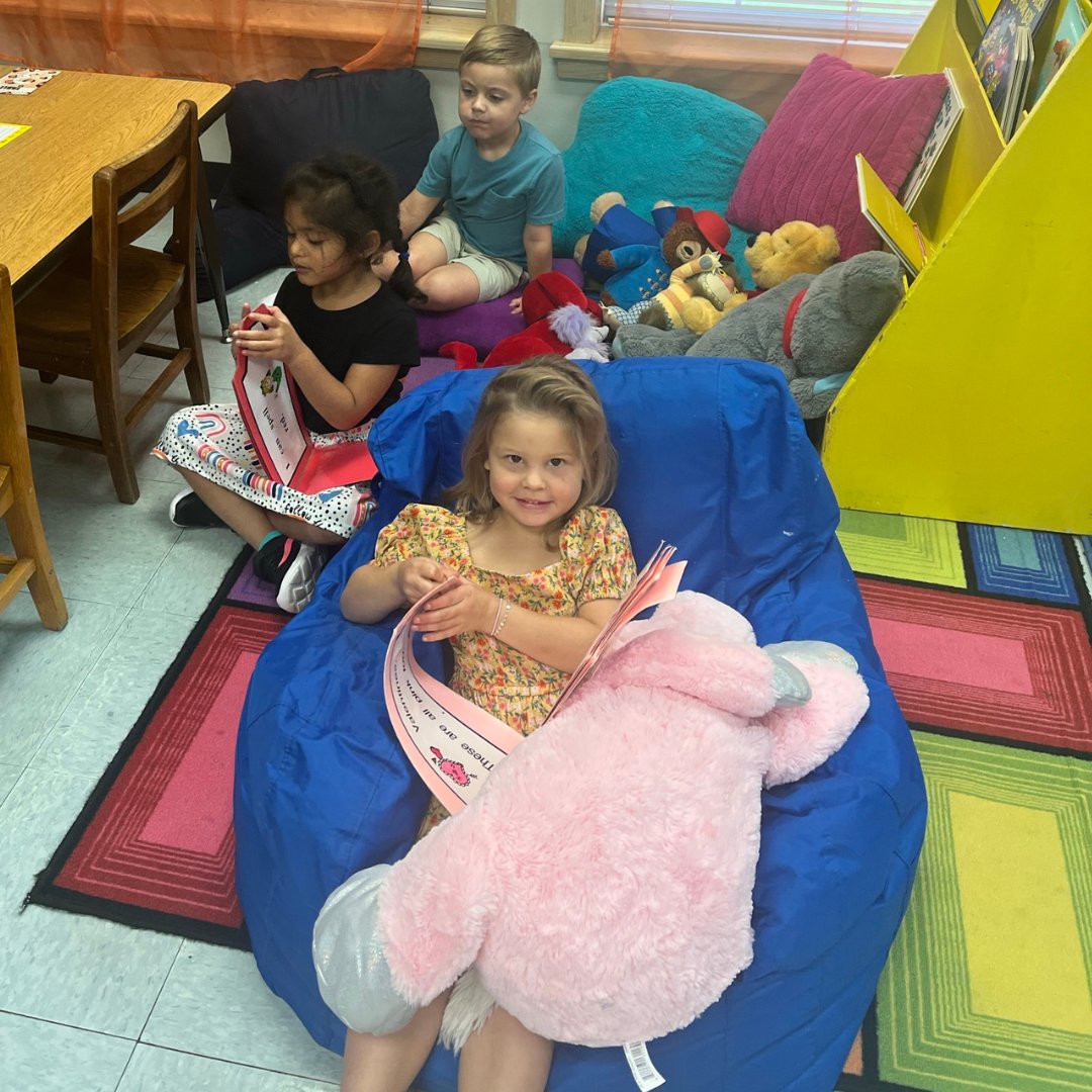 standrewsamari1's tweet photo. Our adventurous, empowered learners boldly ask questions and discover answers. Learn more about a St. Andrew's education for your child at https://t.co/Znjuq0XNfW #saesSnapshotsofDiscovery #saesExcellece #saesiswhereyourheartis https://t.co/WVOL9cLIW1