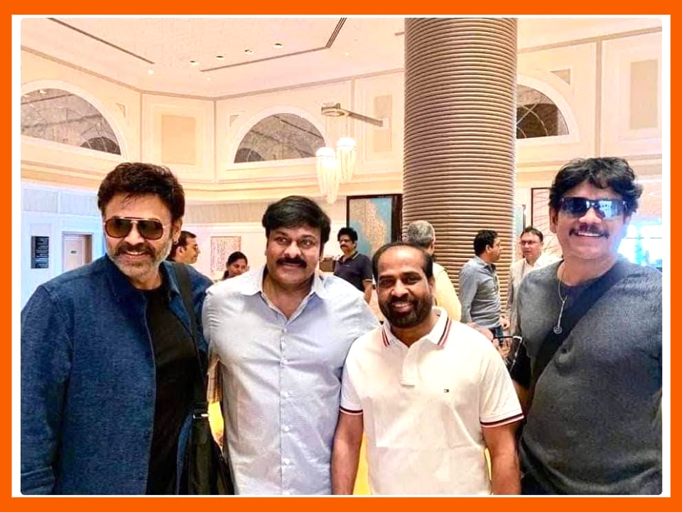 Sreeniv03695995's tweet photo. #GlimpsesOfSatyaAnna
#AdvanceHBDSatyaAnna
#1day2go
#24Hours2గుడ్
Advanced HDB Annaiah 💐💐💐🙏 https://t.co/y5wULovRRT