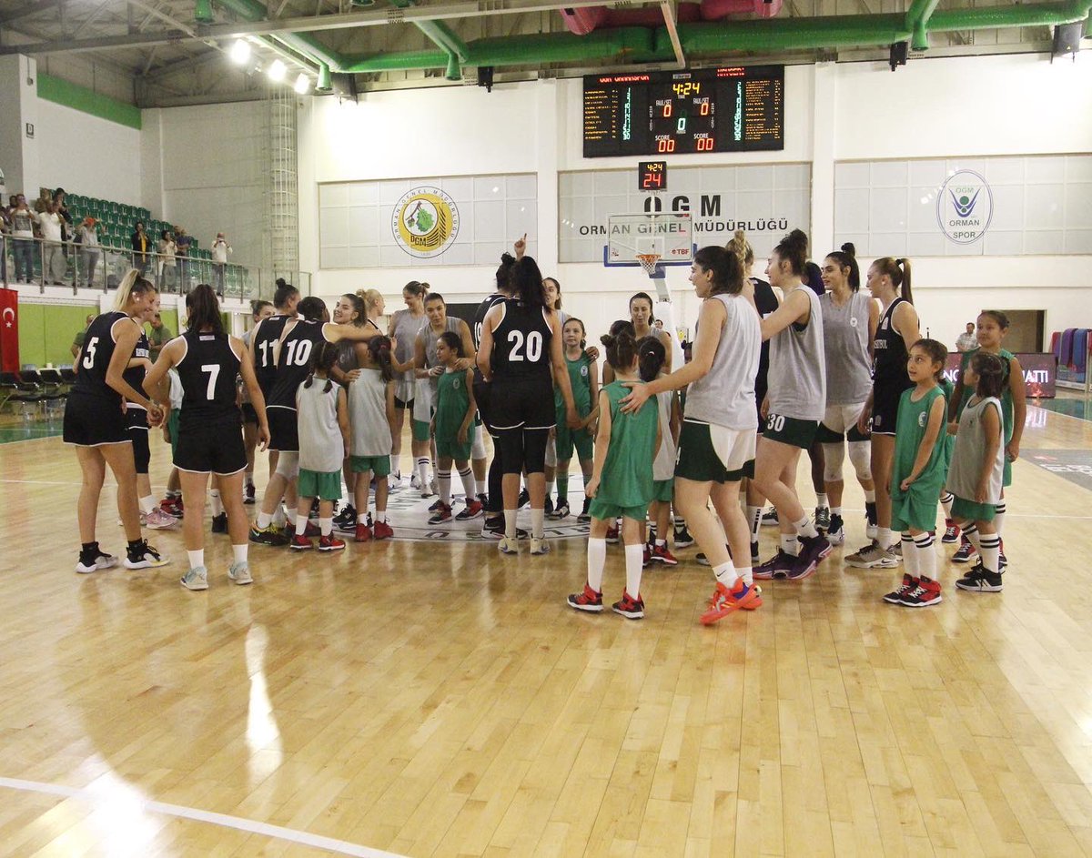 devrearasibskt's tweet photo. OGM ORMANSPOR’DAN ALTYAPIYA DESTEK 

Bugün oynanan Melikgazi Kayseri Basketbol karşılaşmasında altyapıda ki sporcular karşılaşmayı takip etti. 

OGM Ormanspor’da sezon bitimi göreve gelen yönetim, altyapıya verdiği desteklerle dikkat çekiyor. https://t.co/oKPItLNsuw