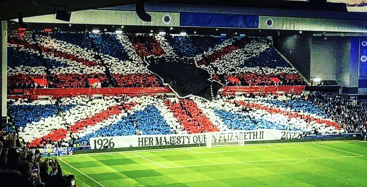 FBiasin's tweet photo. #RangersNapoli, bellissima. https://t.co/qJggjNRYGj