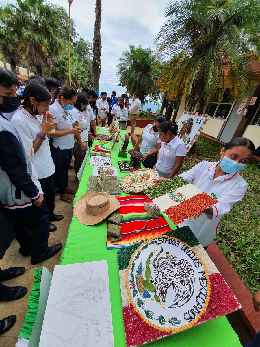 CecyteHuautla's tweet photo. En el marco del 28 Aniversario del CECyTE Hidalgo Plantel Huautla y conmemorando las Fiestas Patrias, la comunidad escolar participa en el Concurso de Símbolos Patrios 2022.

#28AniversarioCECyTEHPlantelHuautla
#SomosCECyTEH https://t.co/2lXVstx9X4