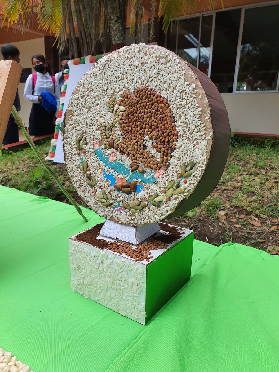 CecyteHuautla's tweet photo. En el marco del 28 Aniversario del CECyTE Hidalgo Plantel Huautla y conmemorando las Fiestas Patrias, la comunidad escolar participa en el Concurso de Símbolos Patrios 2022.

#28AniversarioCECyTEHPlantelHuautla
#SomosCECyTEH https://t.co/2lXVstx9X4