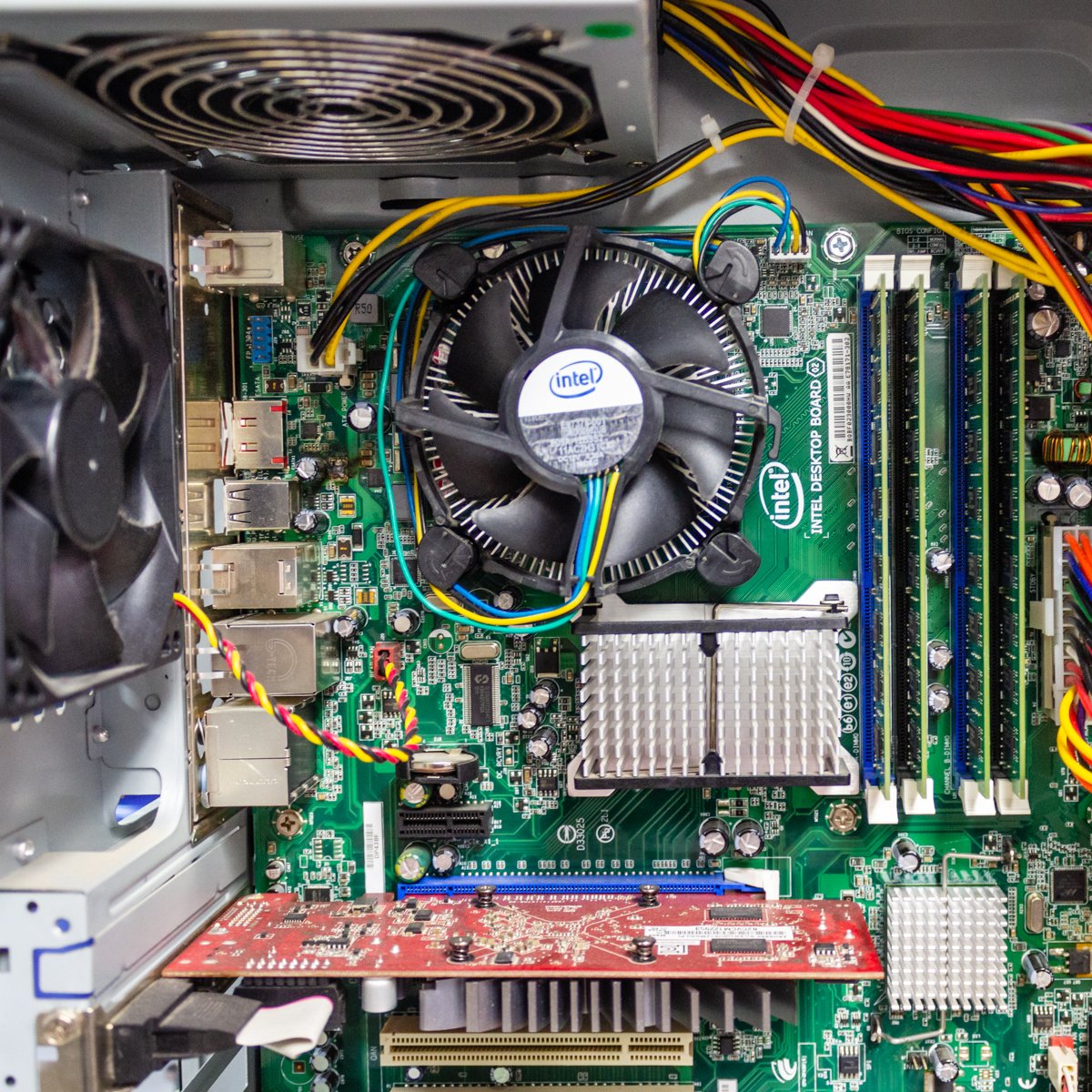 KensHardware's tweet photo. If you want us to build you the most breathtaking computer, all you have to do is ask. #ComputerRepair https://t.co/MBpeCkThTk