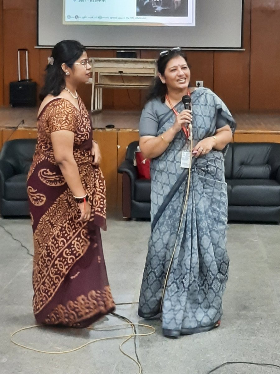 MeenakshiMalha2's tweet image. #CoLearningSession of Teacher Development Coordinators of #DelhiGovtSchools today at SKV Vivek Vihar 

📝Focus Areas #ClassroomObservation should be:
✔️SAFETY 
✔️ENGAGEMENT
✔️SELF-ESTEEM 
Of our #Students

@karkardoomadiet @Dir_Education @PbpandeyB @AmitaSh25774527
@STIReducation