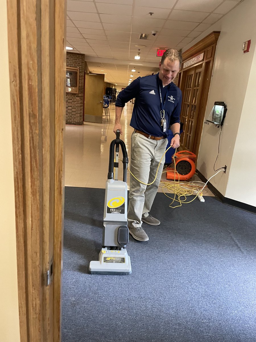 showland1973's tweet photo. Getting ready for curriculum night ⁦@hw_super⁩ https://t.co/ix9ddVhOn9