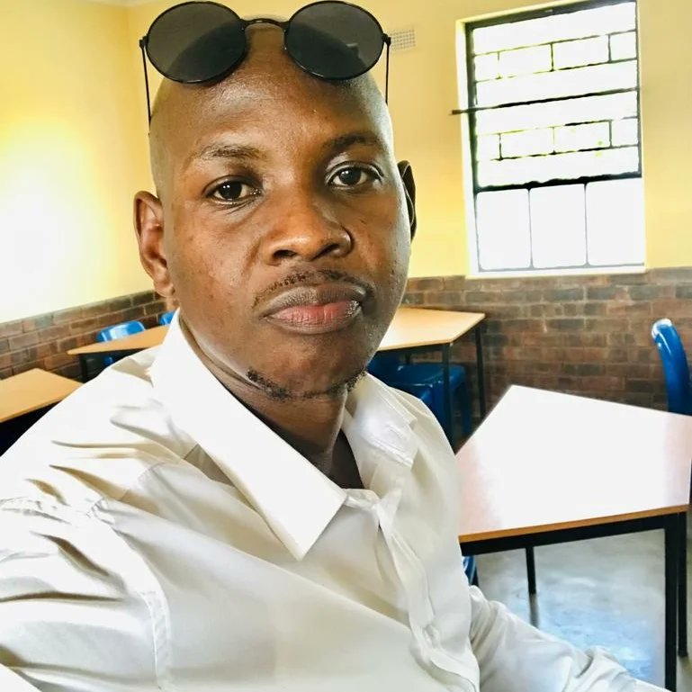 dr_nhlaka's tweet photo. #BHEKUBANZITVETCOLLEGE
#LECTURERDRNNMJADU
#MECHANOTECHNICSN5 https://t.co/WWjJamoi6s