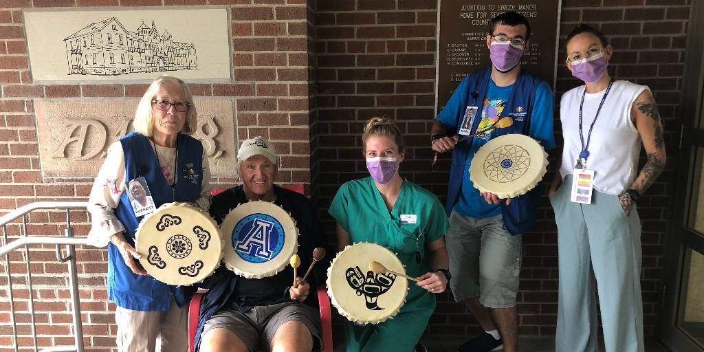 simcoecounty's tweet photo. #Thankyou to James Vigal, a resident of #Angus, who graciously donated an 8-piece Indigenous drum set for the residents at #SimcoeManor. We are grateful to be able to include these instruments during our #TruthandReconciliationDay ceremony.
#gratitude #strongertogether https://t.co/WzDHy6XMBU