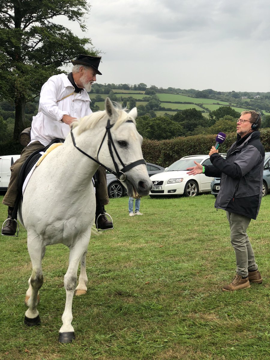 Rubbastuff's tweet photo. What a wonderful day at #WidecombeFair
We even got to see old Tom Cobley and his grey mare being interviewed by #BBCRadioDevon
#DartmoorDartmoordays #Widecombe #Devon https://t.co/QSWaIEkY0b