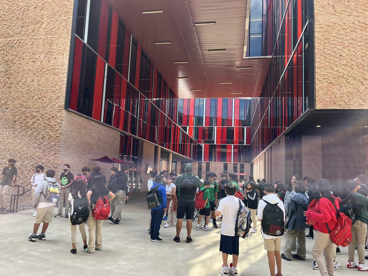 Meriah Escobar (@mrsescosclass) on Twitter photo Last stop of the day for our scholars. @stedwardsu ๐ซ <a href="/AVIDHornets/">ETWrenn_AVID</a> <a href="/ETWrennMS/">E.T. Wrenn Middle School</a> <a href="/EISDofSA/">Edgewood ISD</a> #BackToTheHiveWeGo Last stop of the day for our scholars. @stedwardsu ๐ซ <a href="/AVIDHornets/">ETWrenn_AVID</a> <a href="/ETWrennMS/">E.T. Wrenn Middle School</a> <a href="/EISDofSA/">Edgewood ISD</a> #BackToTheHiveWeGo