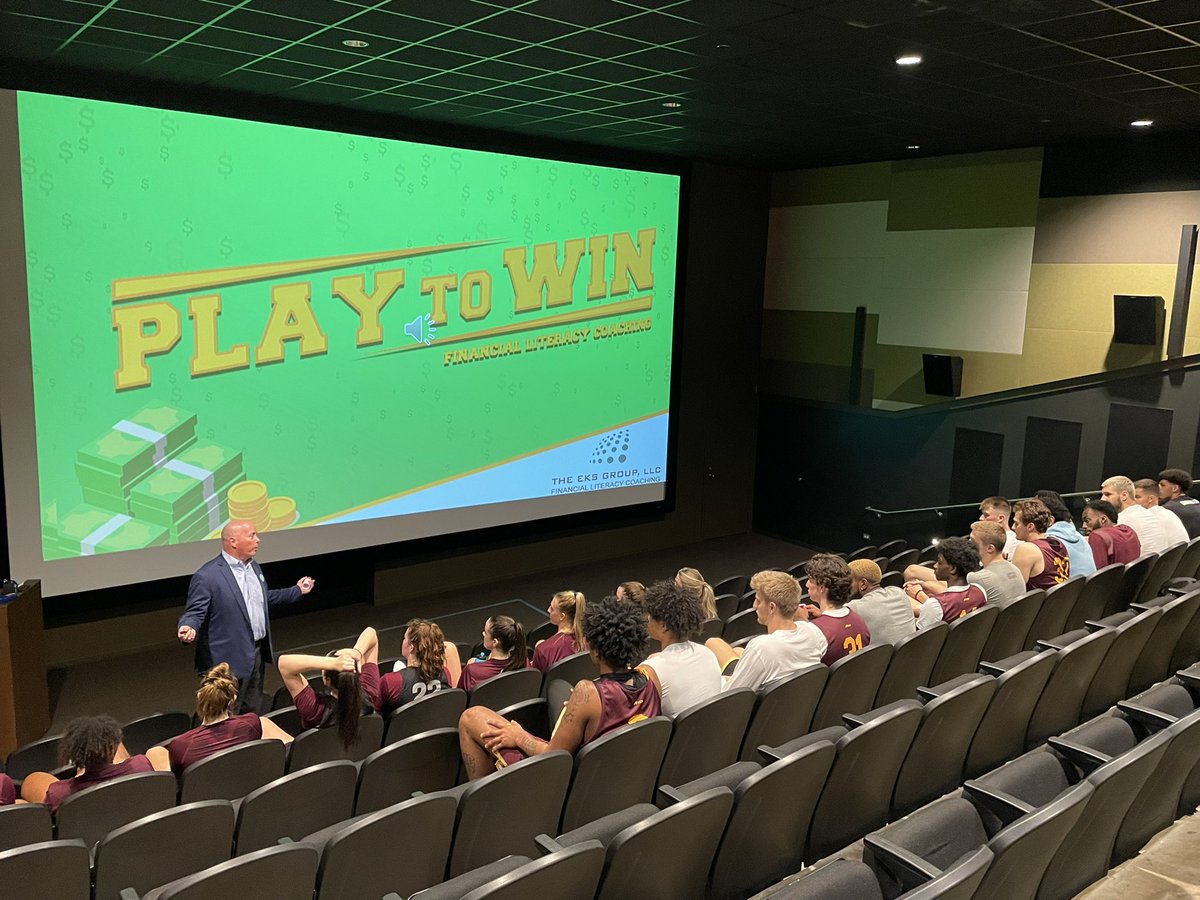 hollysobrien's tweet photo. .@RamblersWBB @RamblersMBB taking some time to learn from financial literacy coach @EksgroupEric ! #Bler$ #MoneyGame https://t.co/nJ2kXQGADd