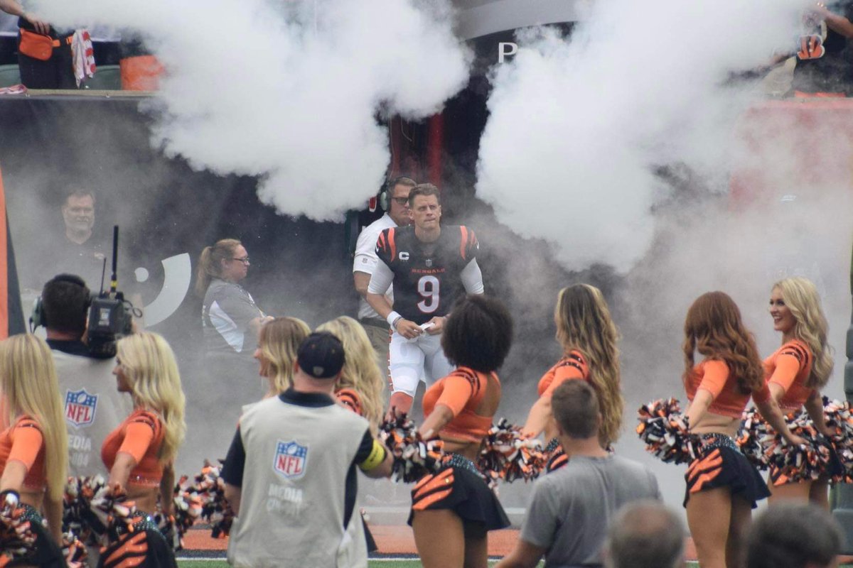 SirBoywonder513's tweet photo. Work In Silence. #KingBurrow #JoeCool #King #Bengals https://t.co/DYA1flql2U