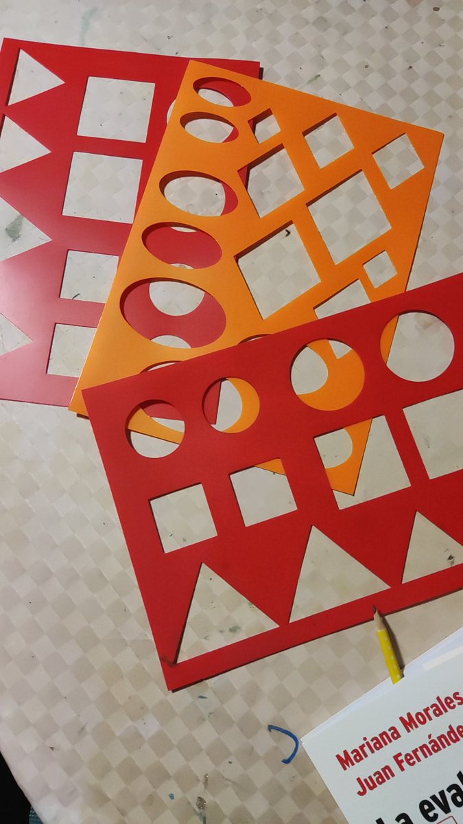 blancanamero's tweet photo. #StartWith Creativity...para no tener miedo a desplegar el enorme talento q hay en cada persona. Una simple forma tiene mil posibilidades. Nueva dinámica de apertura de materia #IniciativaEmprendedoraMola y no digas lo contrario https://t.co/bO12cAgjMa