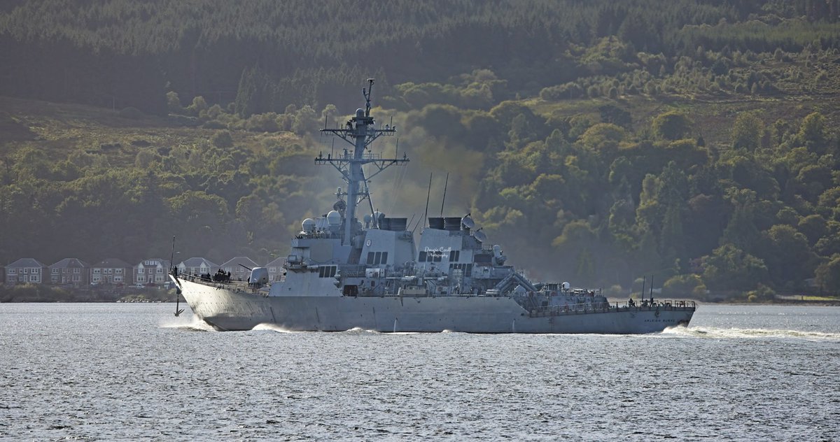 USS Arleigh Burke outbound at 18 knots today.

#usa #usnavy #navy #riverclyde #shipsinpics #shipping #warship #hmnbclyde #ussarleighburke