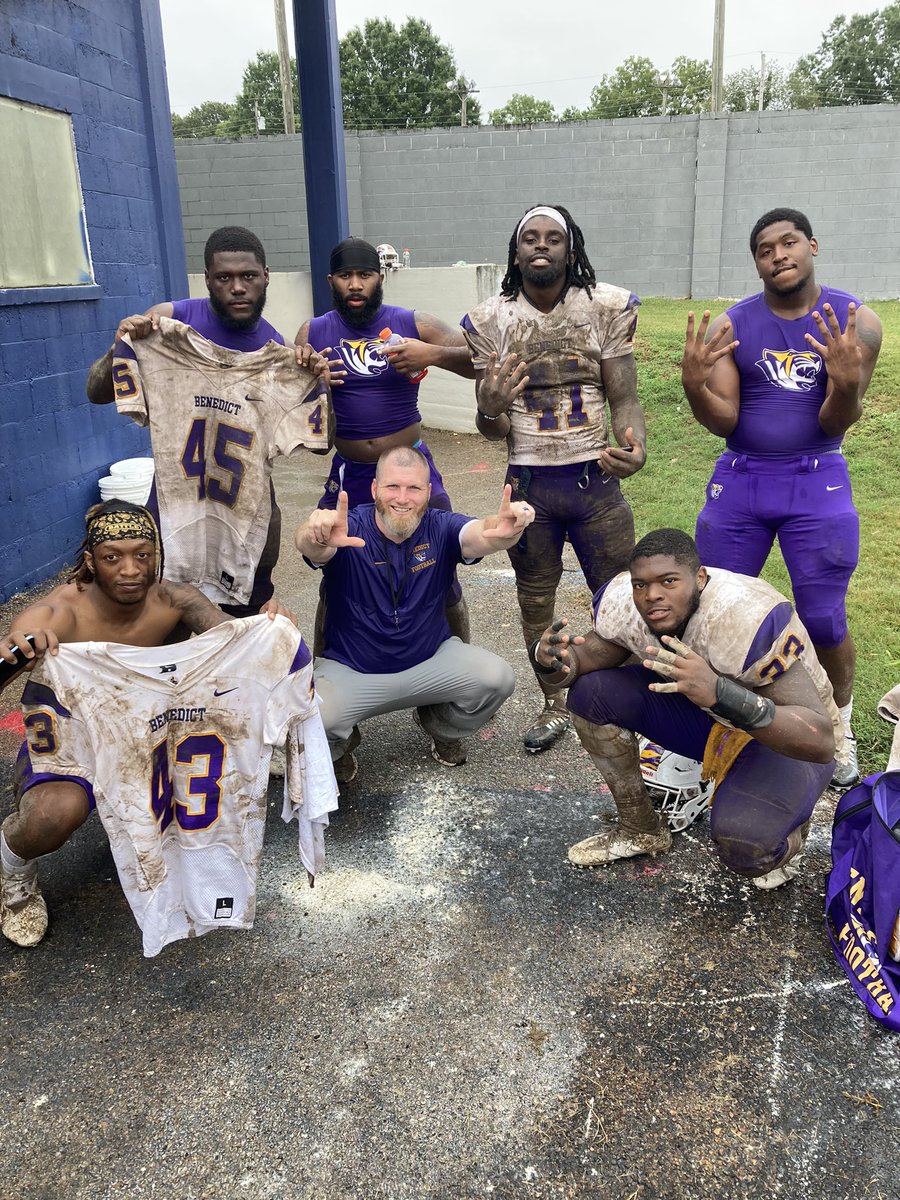 starkes_dedrick's tweet photo. #Family “Forget About Me I Love You!!
#LBS #Trenches #Str8outthemud https://t.co/DKXfyhve9C