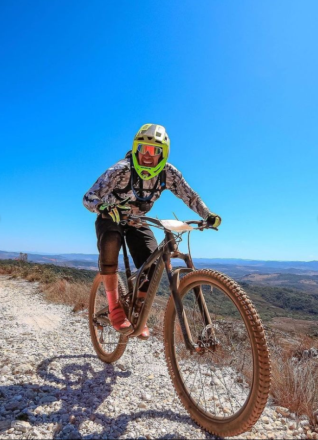 csasport_'s tweet photo. 📸 

João Brum com a camisa de enduro da CSA Sport no "Grand Raid Espinhaço". https://t.co/sVqI9D09uo