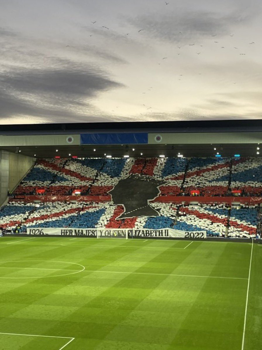 #RangersNapoli #Queen 🔴⚪️🔵🇬🇧