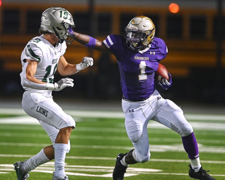 DenCoGridiron's tweet photo. Top 3 RBs (rushing yards) in the DenCo area.

#txhsfb #DenCoGridiron

🥇 @Coco_Brown34 (697 yards)
🥈 @RjBunnell (506 yards)
🥉 @KellenTasby (1,016 yards)

https://t.co/hfbzYQH7kt https://t.co/cya3nzM1bu