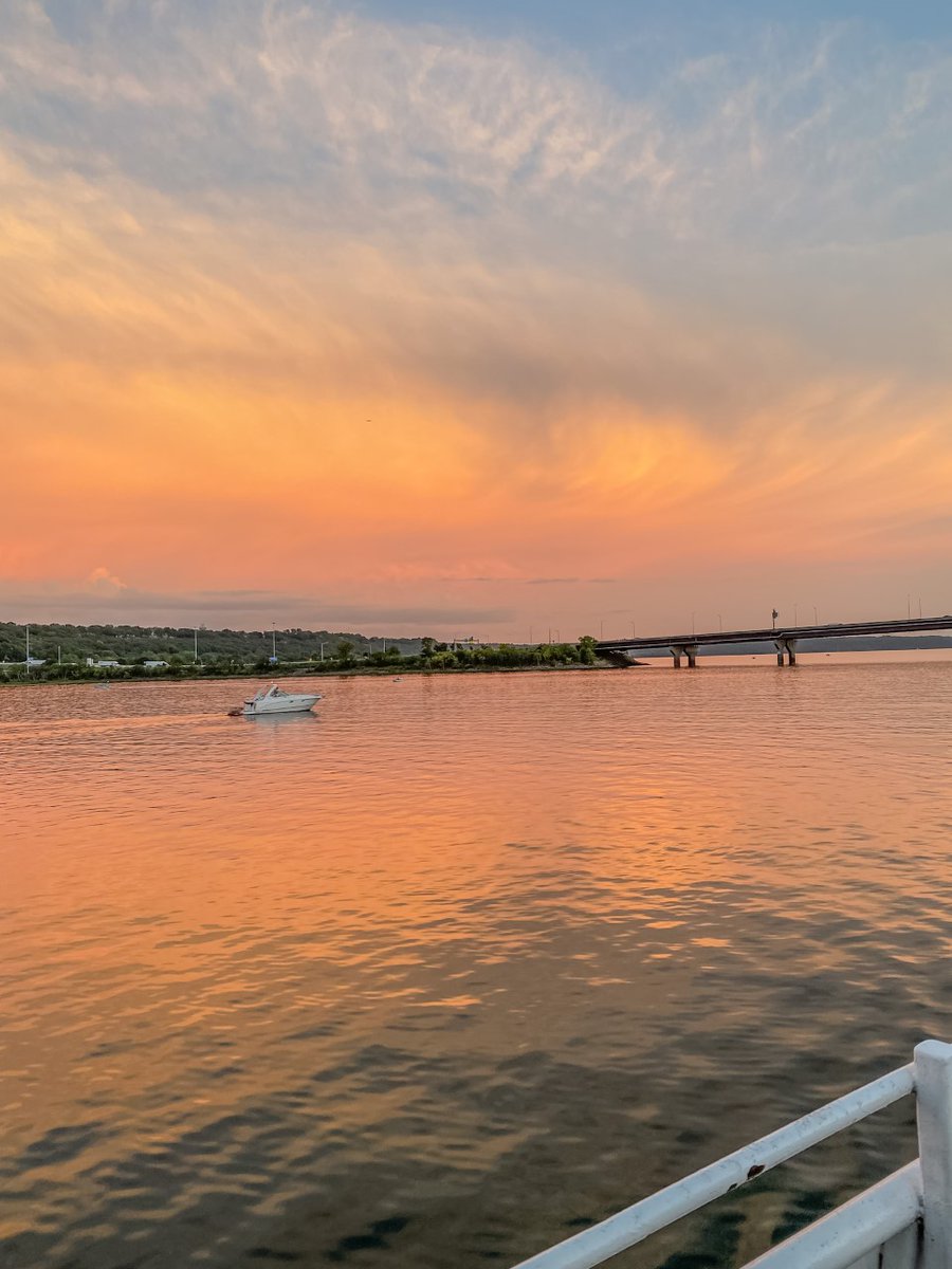 suncontrolmn's tweet photo. Work-family outing on the St Croix River ☺️⛴️🌇
We are so grateful so many of our Sun Control and Elite Tinting &amp; Graphics team members were able to make it! https://t.co/xQFNZ9qRHW