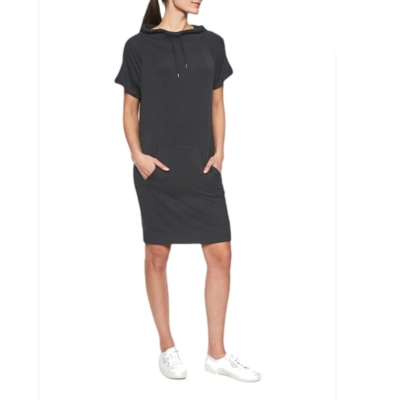 NBorgella's tweet photo. So good I had to share! Check out all the items I'm loving on @Poshmarkapp from @itzlizzo #poshmark #fashion #style #shopmycloset #athleta #grlfrnd #billabong: https://t.co/UFircjor3D https://t.co/Q19dNaGA5Q