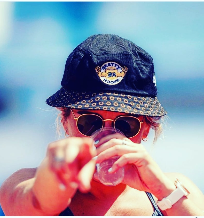 HeartofWales7s's tweet photo. 👋 WE WANT YOU... 👋
Join #TeamHoW 🎉👇
https://t.co/Iz2nJ5JWnw
As ALWAYS, we have a baffling number of goodies and giveaways this year, so join the party 🎉
#HoW7s #TeamHoW #WeGoAgain https://t.co/guNiEP932j