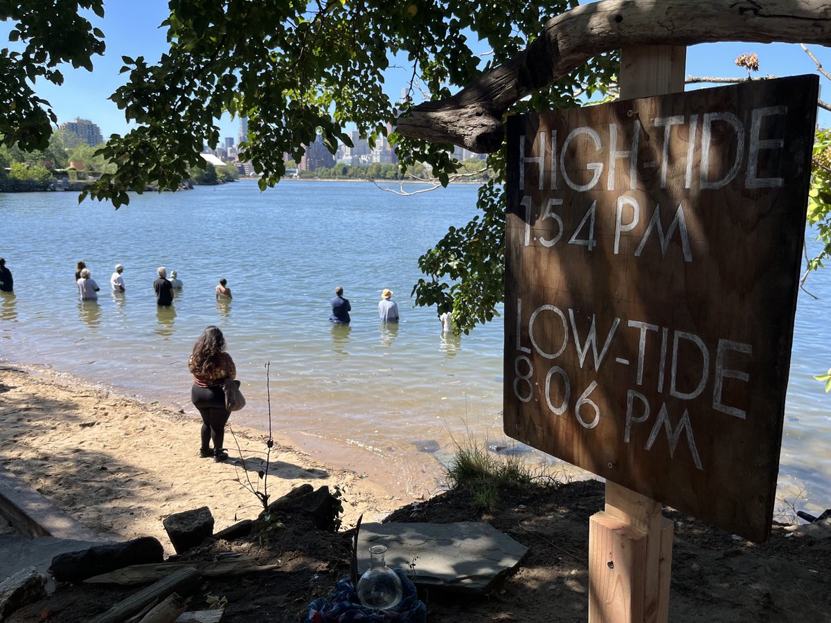 AHowden_Chapman's tweet image. ⁦@scsunde⁩ Sarah Cameron Sunde's 36.5 / New York Estuary. A Durational Performance with the Sea.