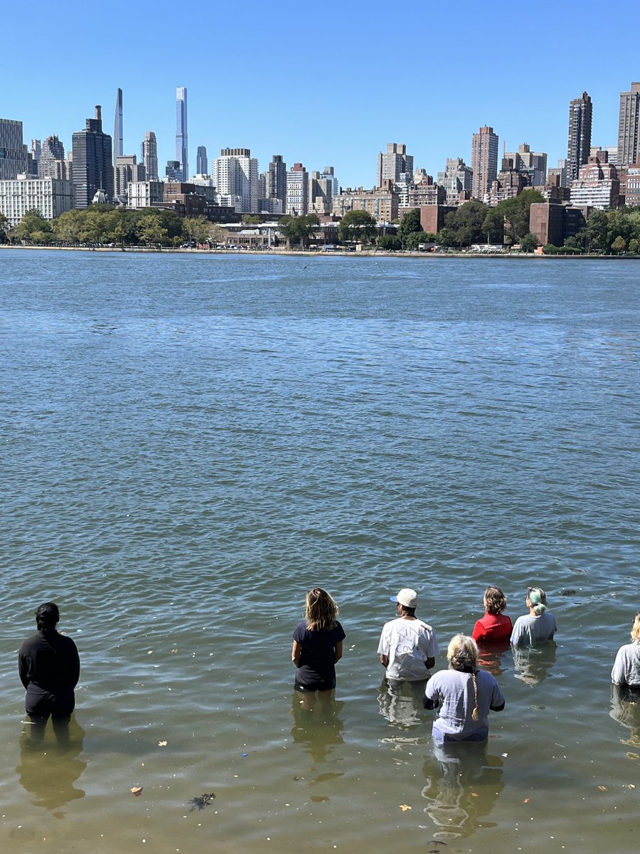 AHowden_Chapman's tweet image. ⁦@scsunde⁩ Sarah Cameron Sunde's 36.5 / New York Estuary. A Durational Performance with the Sea.