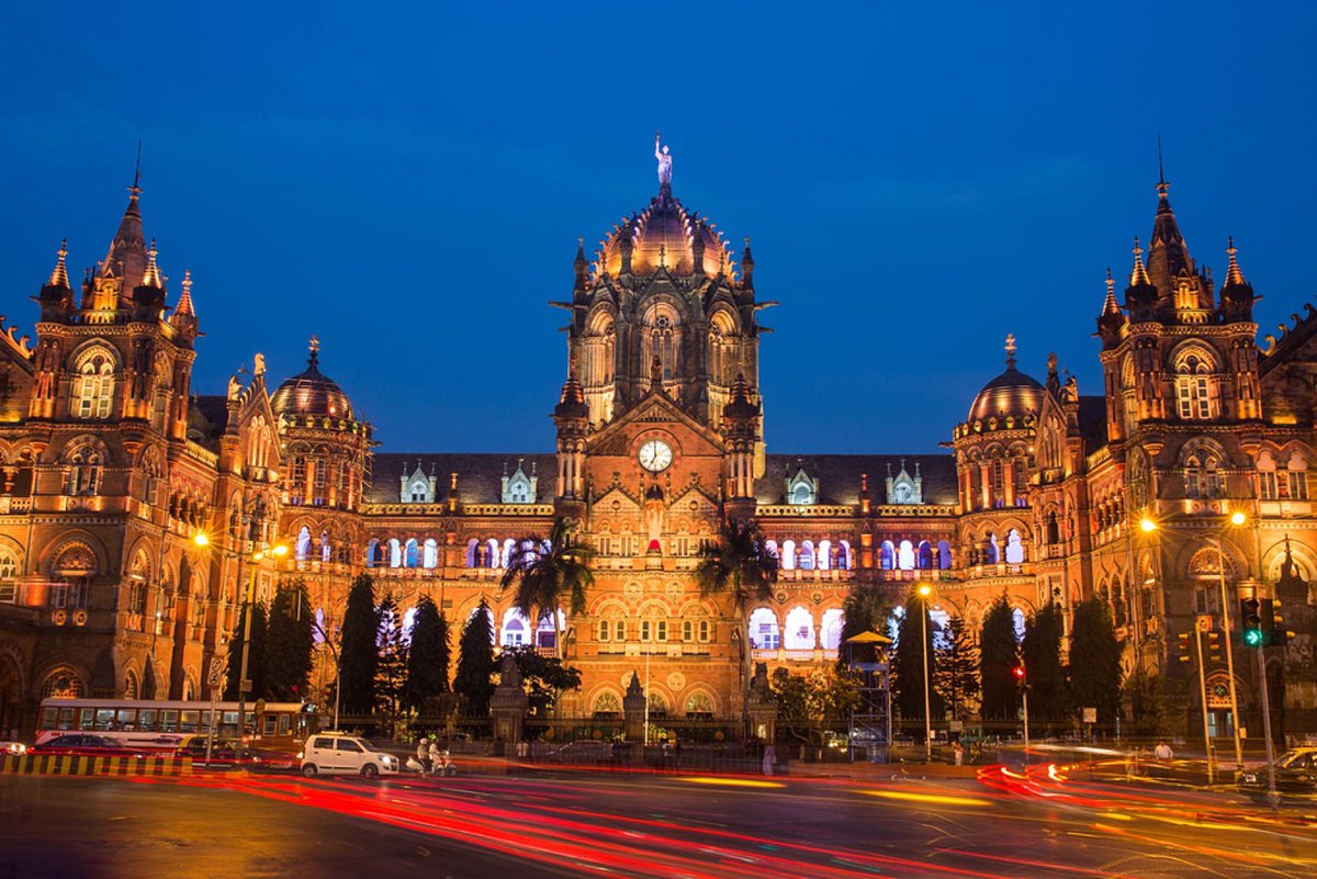 Chhatrapati Shivaji Maharaj Terminus, Mumbai 🇮🇳

> A historic railway terminus &amp; UNESCO World Heritage Site in Mumbai, India

> Terminus was designed by British born architectural engineer Frederick William Stevens in an exuberant Italian Gothic style in 1887