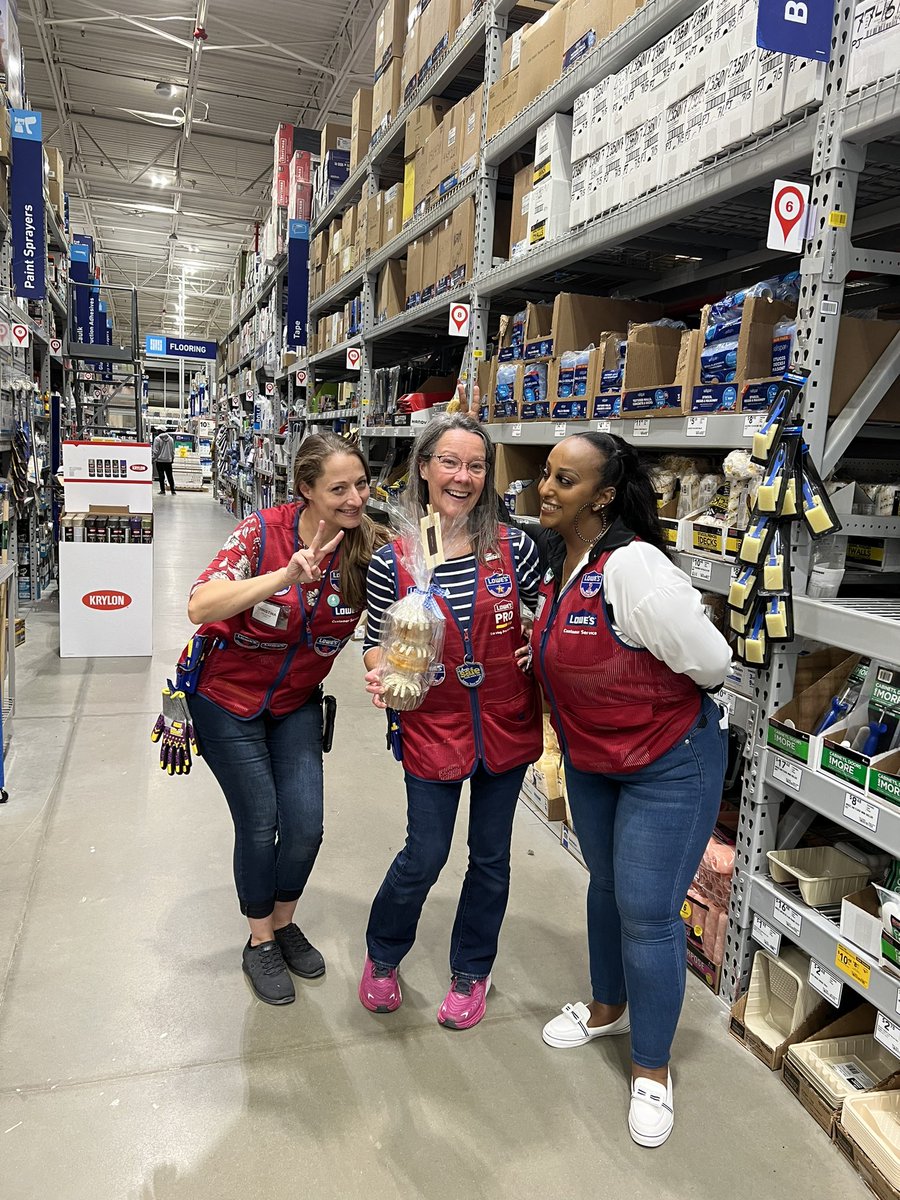 bgatlowes's tweet photo. Today we’re celebrating Paint Superstar Anne and her 2 year Lowe’s anniversary with yummy bundlet cakes! Thank you Anne for rocking out in Paint! @BrookeChallaa @meronH1290 @bcscott33 @BellAnyae @EstebanLJuan @Rajan1870 @RoshanayT https://t.co/SNEuvCHaI5
