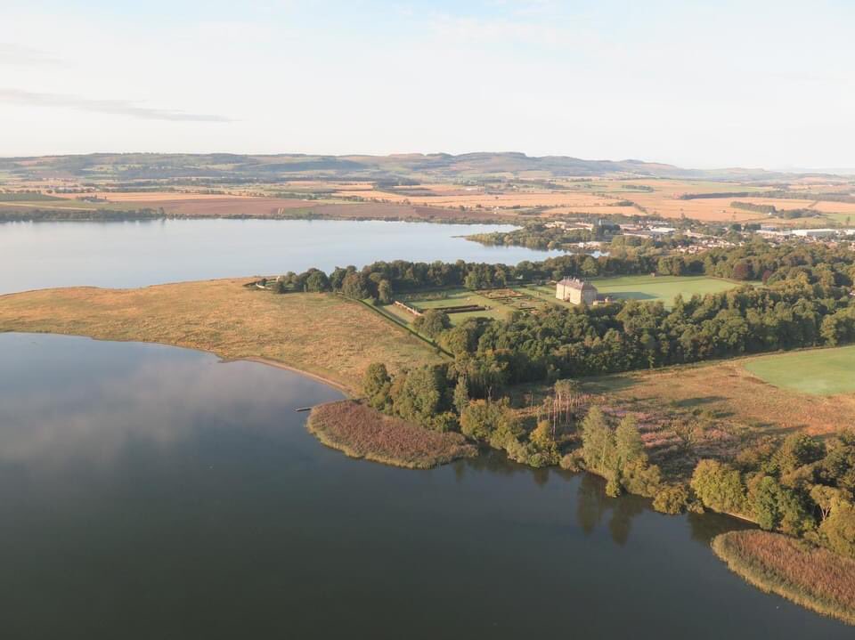 webadventures10's tweet photo. @webadventures10 delighted with this lovely flight over Loch Leven this morning 😍🎈happy customers! https://t.co/vpaadrPcdx