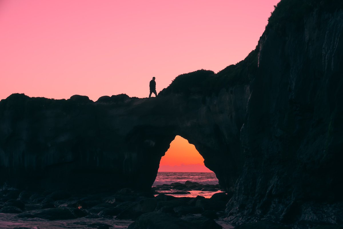 Randy_Mayes's tweet photo. Bridge the gap today by leading with heart.

#DRYVE #Leadership #Insights #OrganizationalBusinessCoach #culture

https://t.co/BHFwEvuir0 https://t.co/tC07zMX8mY