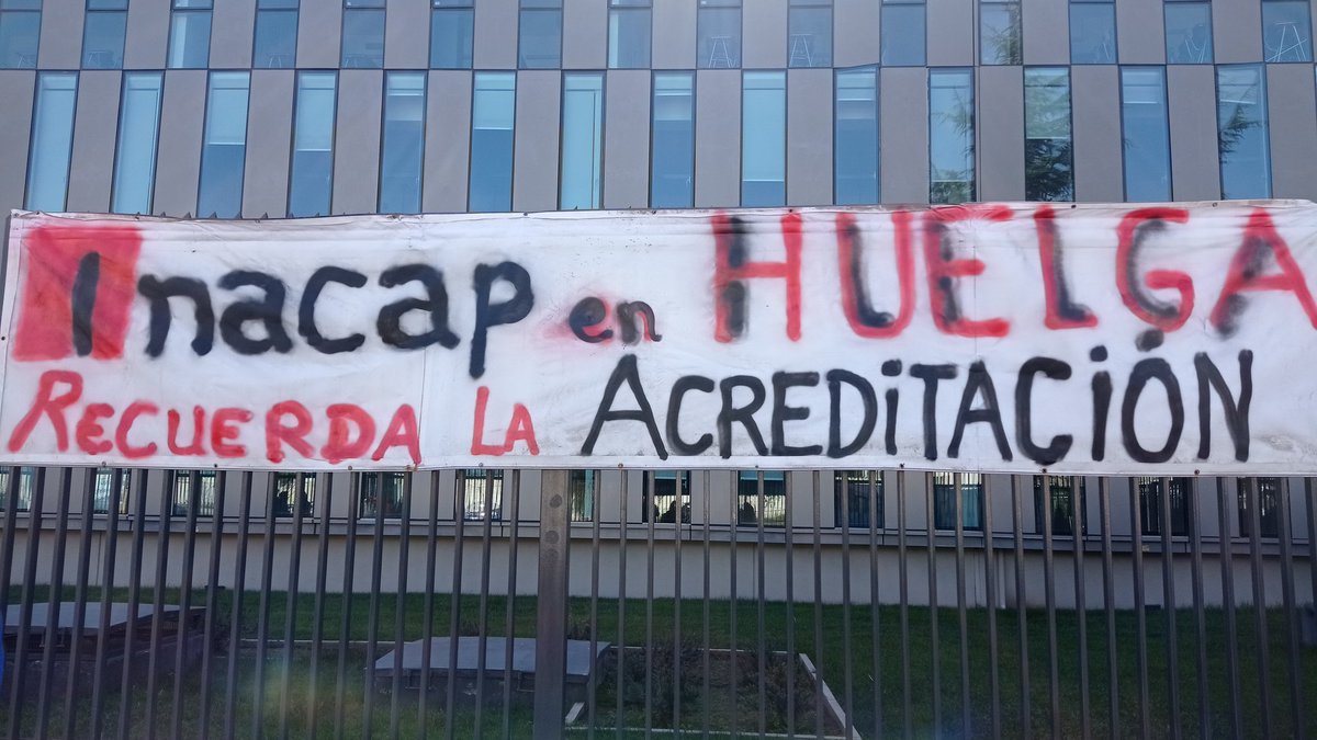 chanchofenix's tweet photo. 3er día de huelga, y seguimos 1300 trabajadores sin que INACAP se pronuncia. Muy lamentable. #inacap #inacapHuelga2022 #huelga #huelgainacap #sinade https://t.co/ot9dfBqwXZ