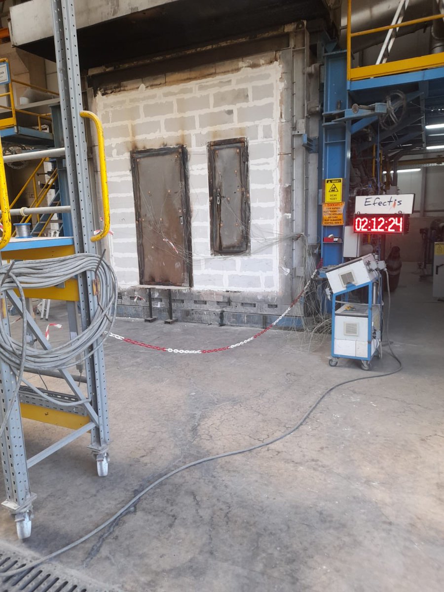 Önemli olan zoru başarabilmektir,
Önemli olan imkansızı zorlamaktır..
13 yıllık Yangın Kapısı deneyimlerimizle en zor olan sertifikayı başarıyla aldık.
Çift Taraflı Yangın Kapısı ve şaft kapağı sertifikamızla tecrübemizi taçlandırarak yolumuza emin adımlarla devam ediyoruz.