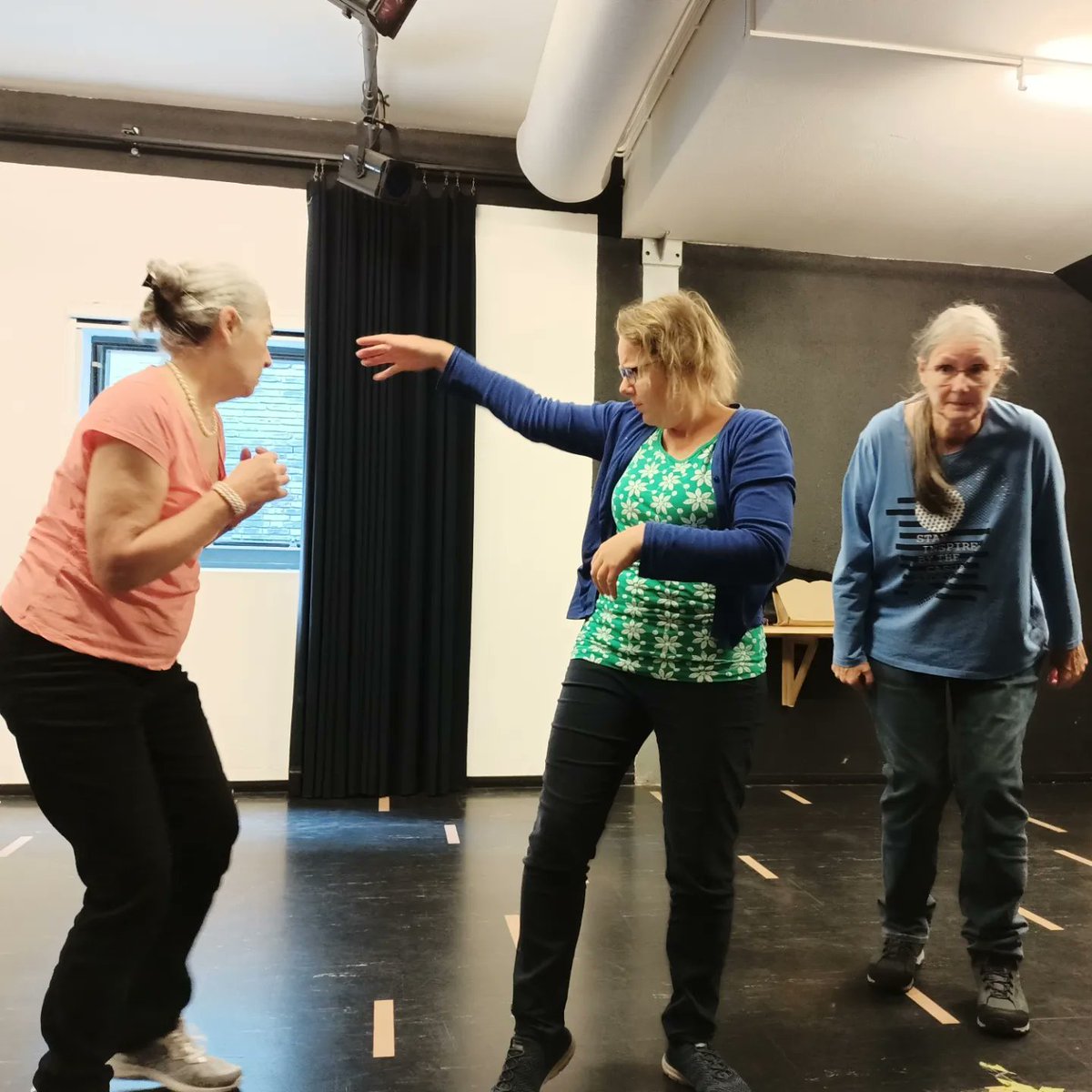 balangereis's tweet photo. Komt helemaal goed met die nieuwe voorstelling!
Mooie repetitie van #Theater #Wirwar vanmorgen.
#NAH #NietAangeborenHersenletsel #hersenletsel https://t.co/hdFaznt1v7
