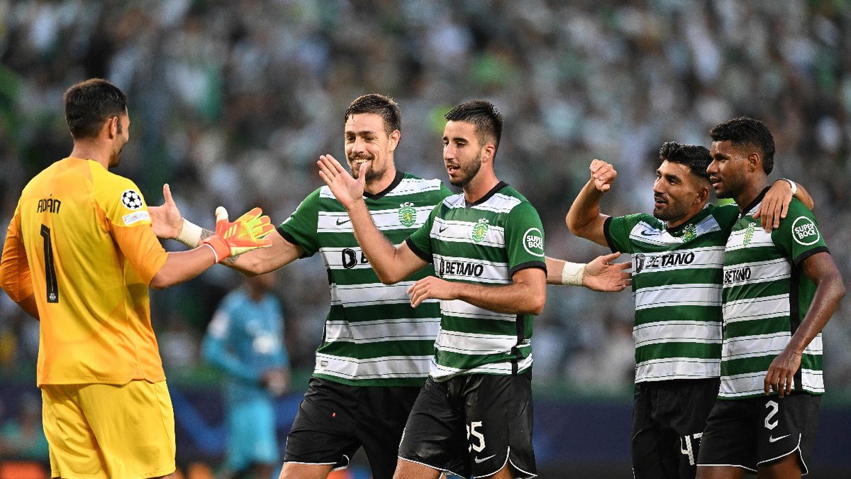 leoninopt's tweet photo. 💚 Imprensa internacional rendida ao Sporting 💚

🗣️ “Golpes finais”, "Spurs em choque" e muito mais. Confira o que se disse lá fora sobre a vitória leonina 🗣️ 👉 https://t.co/P9AJpfUvw5

#FutebolSCP #SportingCP #SCPTOT #UCL https://t.co/c5HgGRpOh6