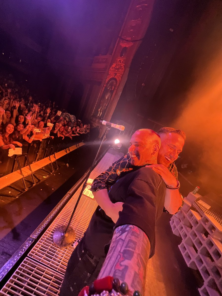 iamblackbear's tweet image. mansionz made an appearance last night in detroit mi 💚