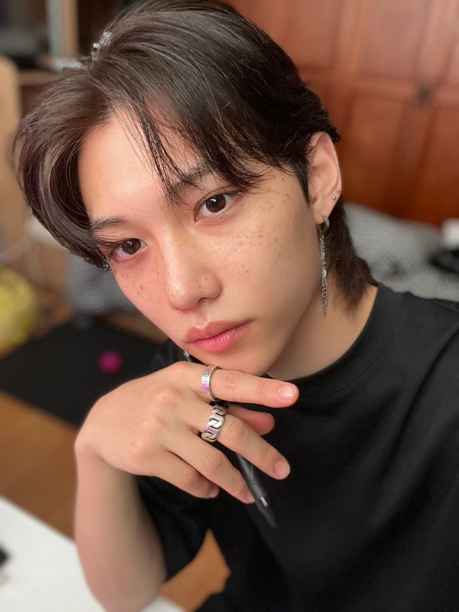 209cart's tweet photo. FELIX DAY GIVEAWAY

in celebration of my favorite boy's birthday, i'm giving away Maxident sealed albums to two STAYS. 🤍

— mbf &amp; rt
— (optional) reply the tags and your favorite felix photo 🐥

#스물셋_나의햇살_필릭스
#OurBrightSunFelixDay
#HappyFelixDay https://t.co/qJoMGohpIf