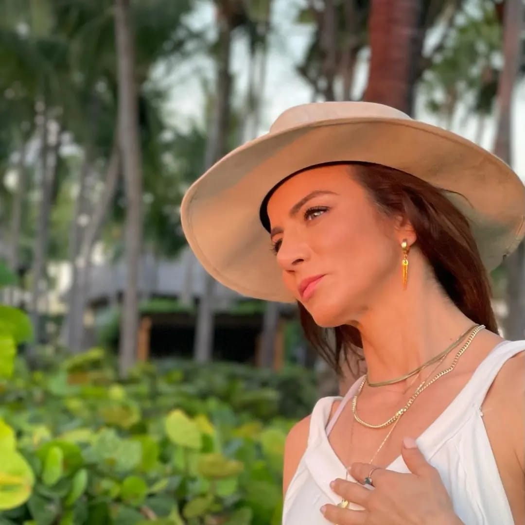 CMSNColombia's tweet photo. Que la vida te siga sonriendo hasta el infinito y más allá que Dios cuide de ti siempre y por siempre gracias por existir @silvnavarro
Feliz cumpleaños hermosaaa
💃🤍😍😍😍🥳🥳🥳🥂💫 https://t.co/RtJSELBGx8
