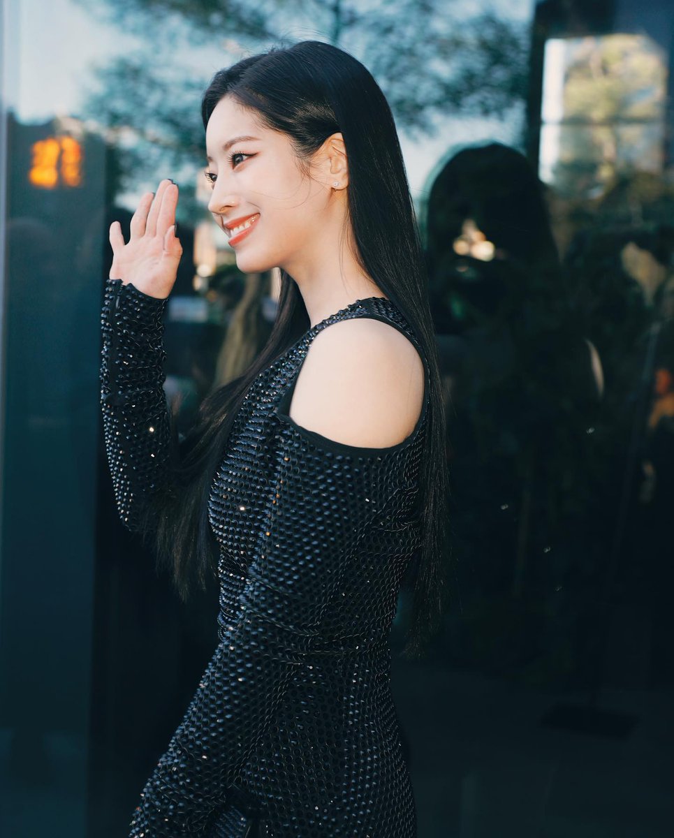 TWM2MN2's tweet photo. MICHAEL KORS SS23 컬렉션 쇼 #다현

https://t.co/OaO07ZFzWL https://t.co/hRj3Nc8kPH