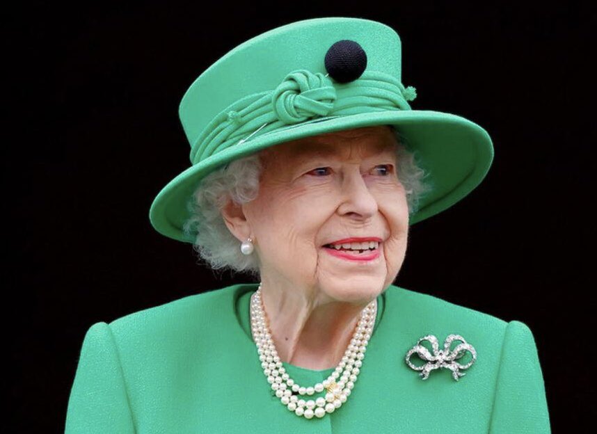deltawoolshop's tweet photo. As a mark of respect we will be closed on Monday 19th September 2022 for the state funeral of Her Majesty the Queen. https://t.co/pDBVqAda01