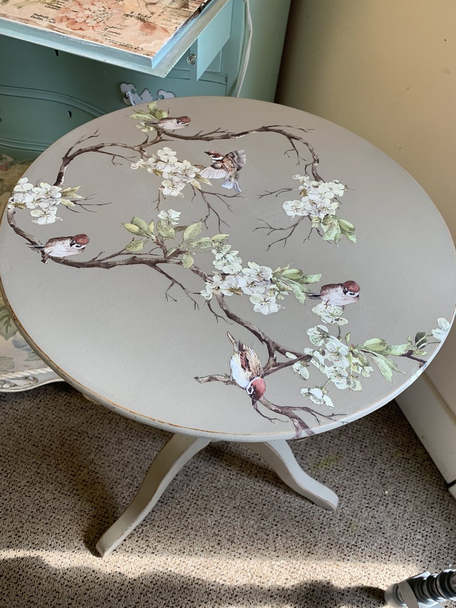 RedRoosterMall's tweet photo. Cute Side Table - $65
We’re OPEN Today 11-4⏰ #sidetable #earthsafefinishes #redesignbyprima #freeland #shopwhidbeyisland https://t.co/B9pTB05eJJ