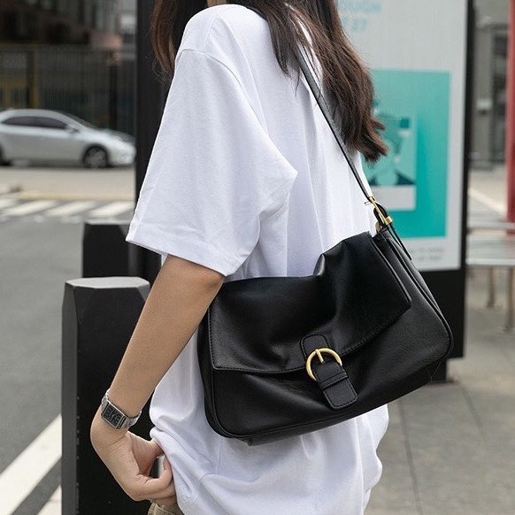 เธรดรวมกระเป๋าใส่ไอแพด ใส่หนังสือ เอกสารต่างๆ หิ้วไปเรียน-ทำงานได้ เน้นสไตล์มินิมอล น้อยแต่มาก ราคาหลักร้อย✨