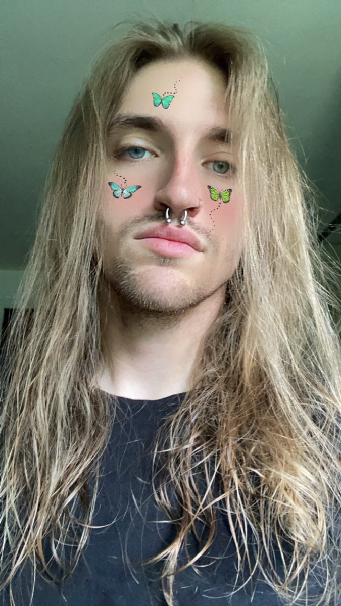 Tinrir_'s tweet photo. Went up a septum size now it’s a chonky boi https://t.co/QZpvbweaHW