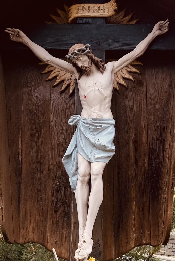FrMicheleFSCB's tweet photo. Happy feast day of the exaltation of the cross!! Today is also the FSCB birthday. All our heart desires flows out of the holy tree: forgiveness, joy, friendship, salvation and eternal life. #FSCB #dulcislignum #Campotartano https://t.co/wpulAnXEC5
