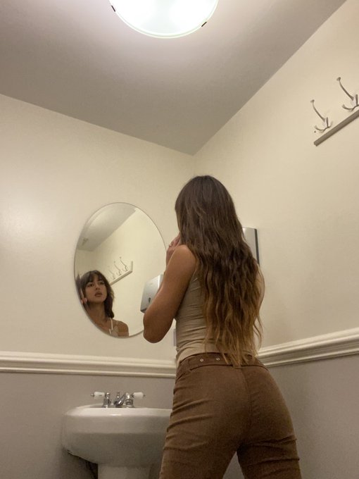 Ok but these pants I got at Garage. 🥵 #trans https://t.co/3rPnMZmeVS<a href="/tag/trans"class="tags">#trans</a>