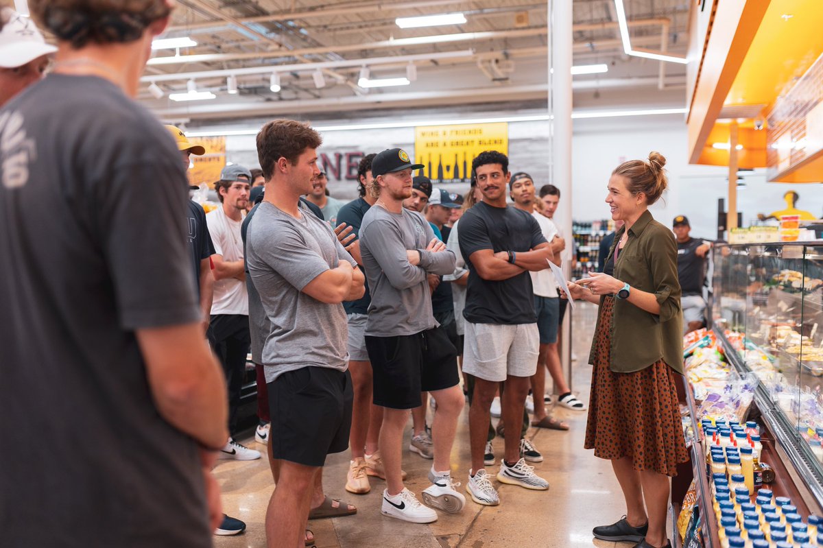 ORUBaseball's tweet photo. A special thank you to our Director of Performance Nutrition, Diane Robison, for showing us how to shop healthy at  @Reasors, the official grocery provider of @ORUAthletics! https://t.co/yrhhd4OaLi