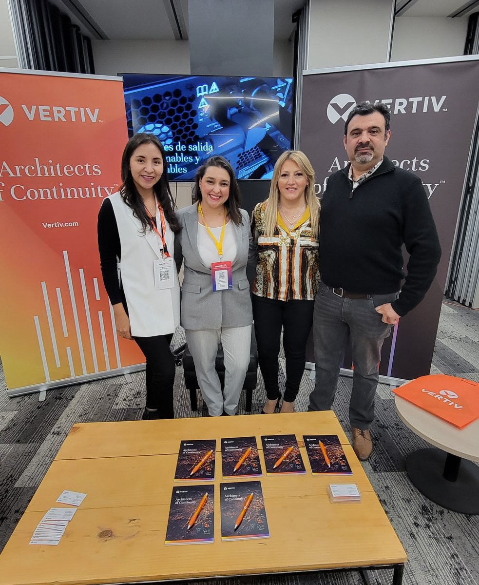 VertivLATAM's tweet photo. Vertiv estuvo presente en el evento de #ChannelTalks en Chile. El evento B2B que reunió a las principales empresas del sector TI. Nuestra Distribution Manager para la región, Mariana Coste presento el programa de canales y toda la línea de productos del porfolio de Vertiv. https://t.co/vN0w6COldK