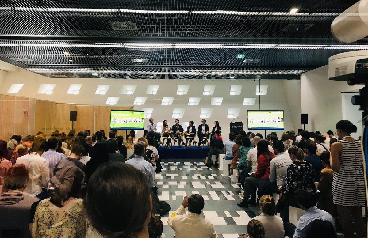 GreenframeI's tweet photo. En direct de la 15ème édition du Salon #Produrable🌱
Cette année, nous avons eu le privilège de participer au plus grand rendez-vous européen des acteurs et des solutions en faveur de l'économie durable.
#Produrable2022 #RSE #CSR #ESG #Paris #ClimateAction #GreenIT #digital https://t.co/XkCEy2cYg0